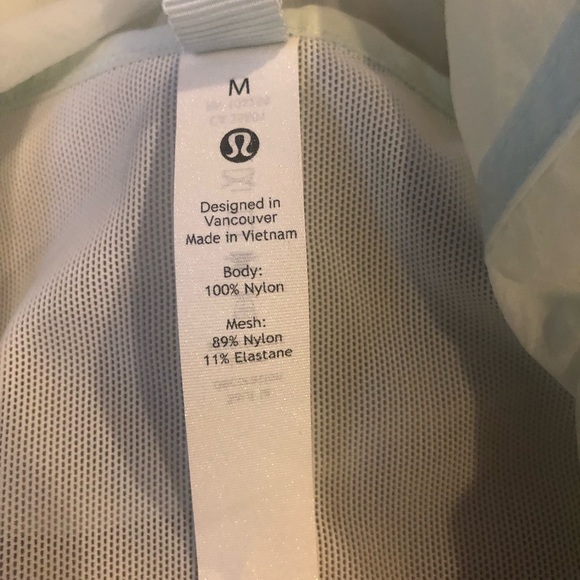 Lululemon Step Out Anorak - Picture 9 of 9